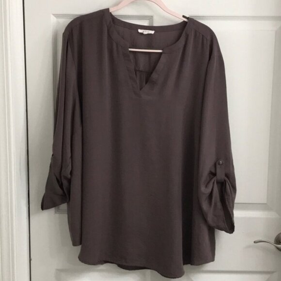 Brown pullover V neck blouse. - Picture 1 of 6